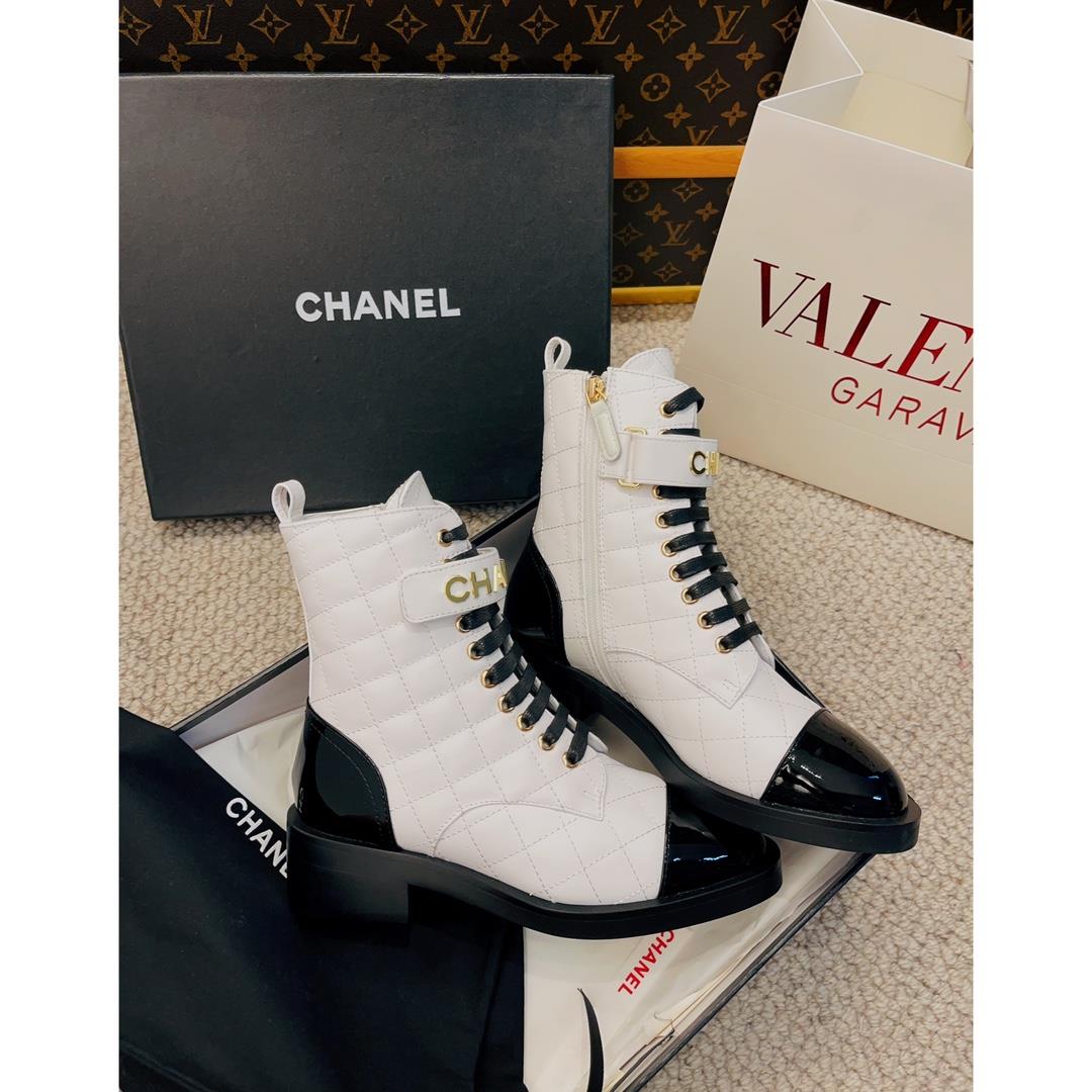 Latest Martin Boot CollectionThe top tier show series Chanel Xiaoxiang a new autumn and