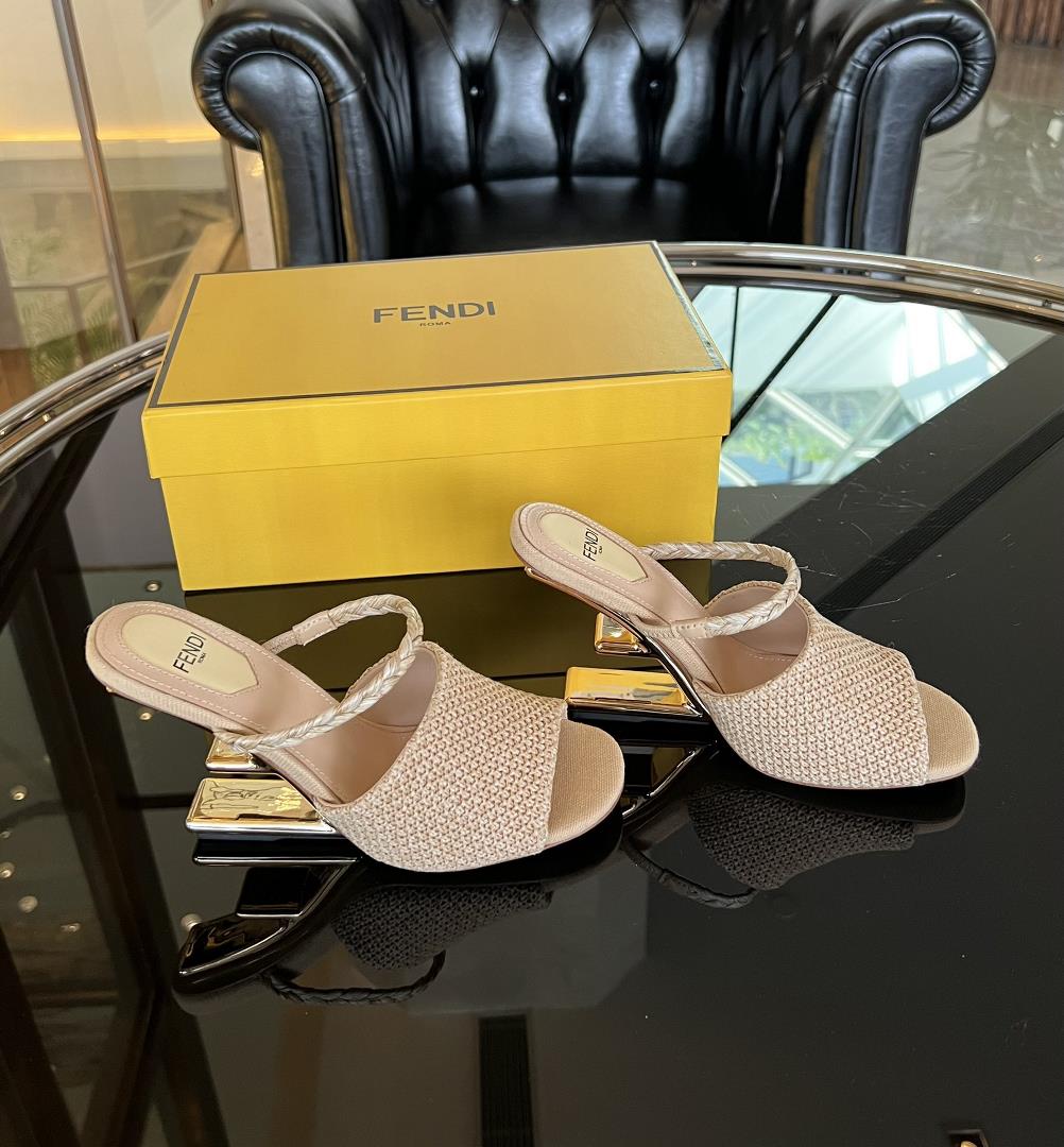 FENDI First Sandals Top Exclusive OriginalThe upper is made of woven Lafite grass material imp