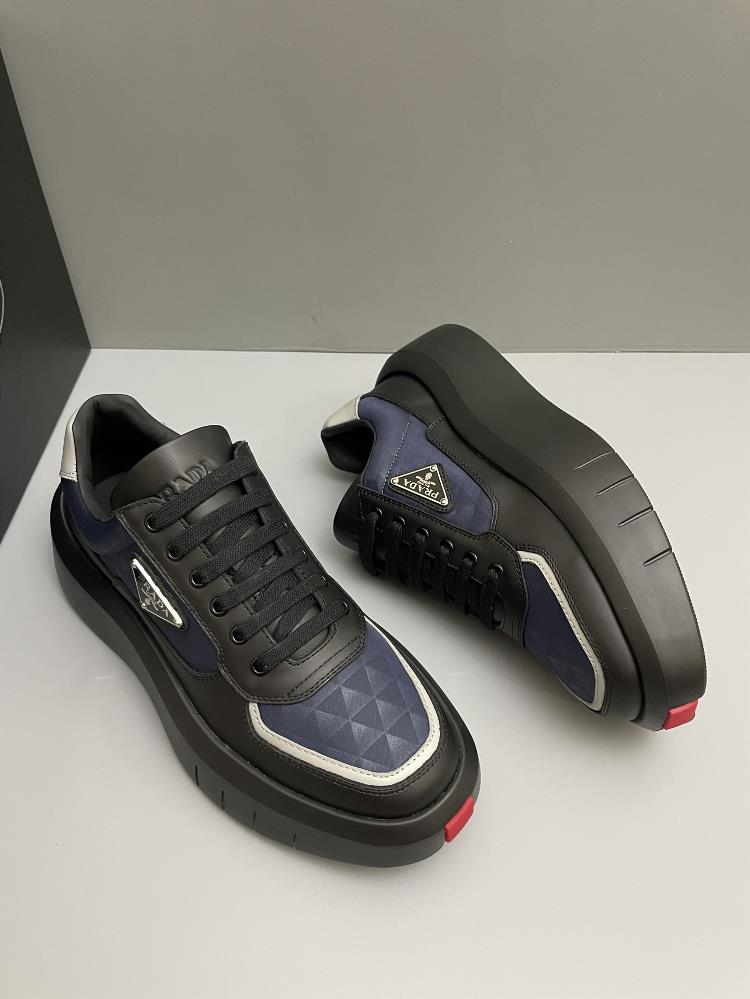 PRAD Thick Sole Casual Sports Shoes Channel Boutique Made of Imported Napa Leather Panel Dark Pattern Fabric Leather Texture at a Glance Matched wi