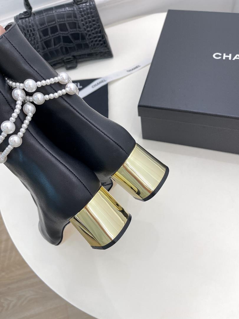 chanel 2023 autumn and winter new product counter explosion pearl chain rough heading boot