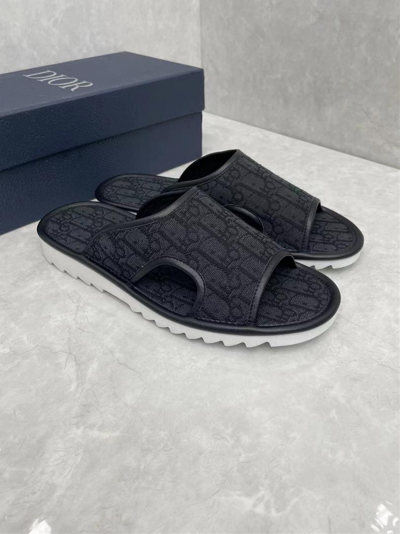 DIOR ALIAS New Sandals and Slippers Dior Alias sandals are a new product from the summer a lei