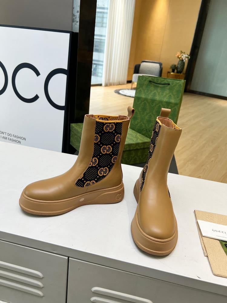 The factory price GUCCI2023 and the new model is on the market The Gucci Martin boots co