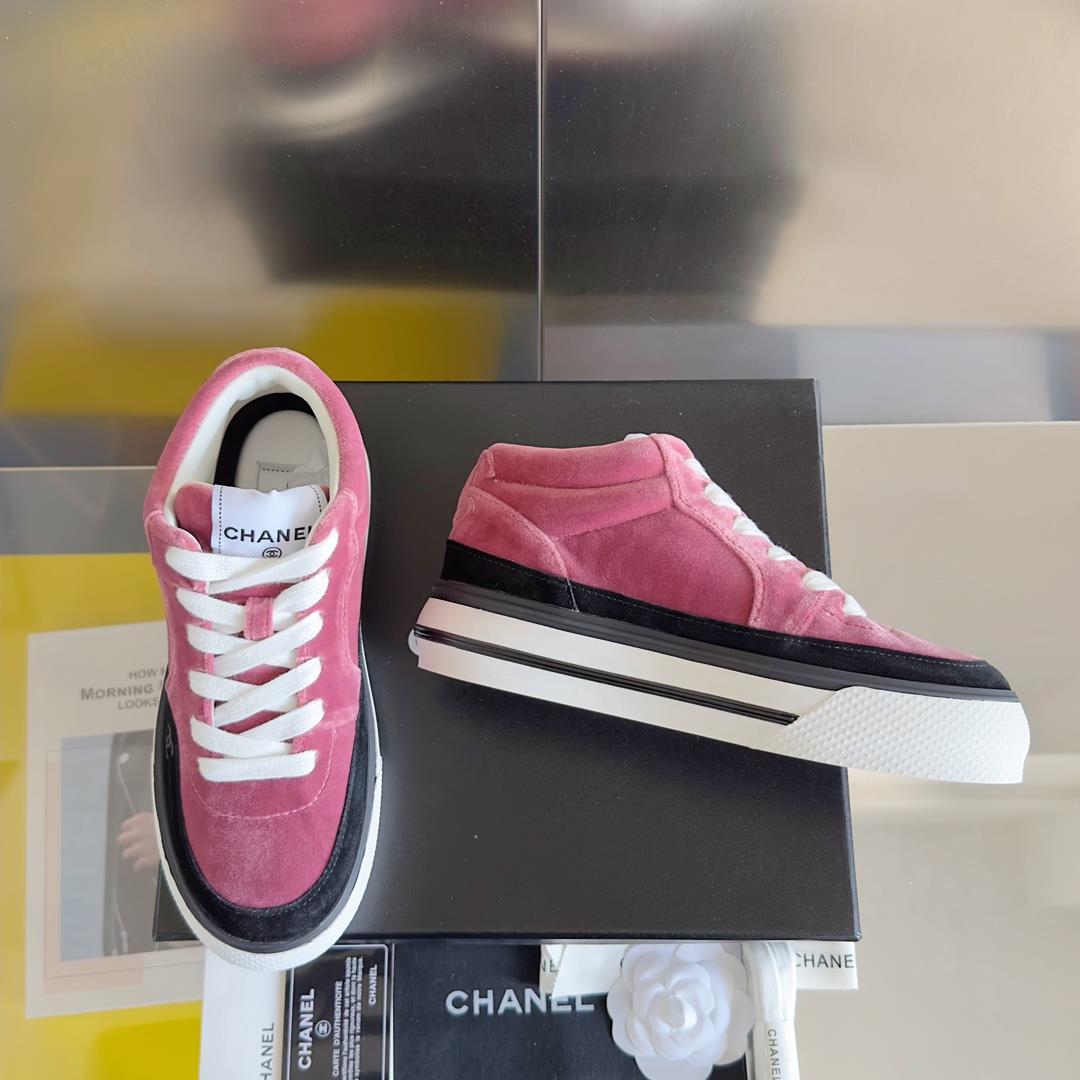 Top version  Chanel Chanel 23B Panda Color Sneaker Xiaoxiang Casual Sports Shoes Thick Sol