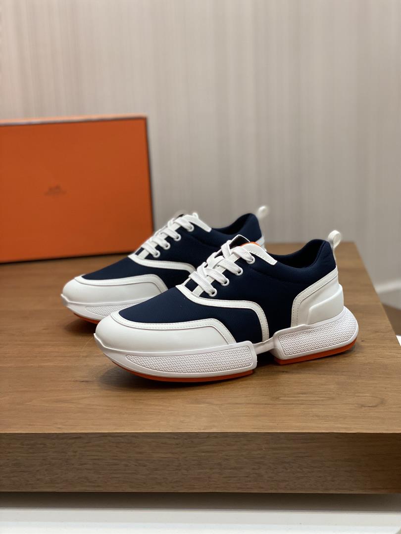 mens casual sports shoes with the upper made of original canvas with a top layer of calf