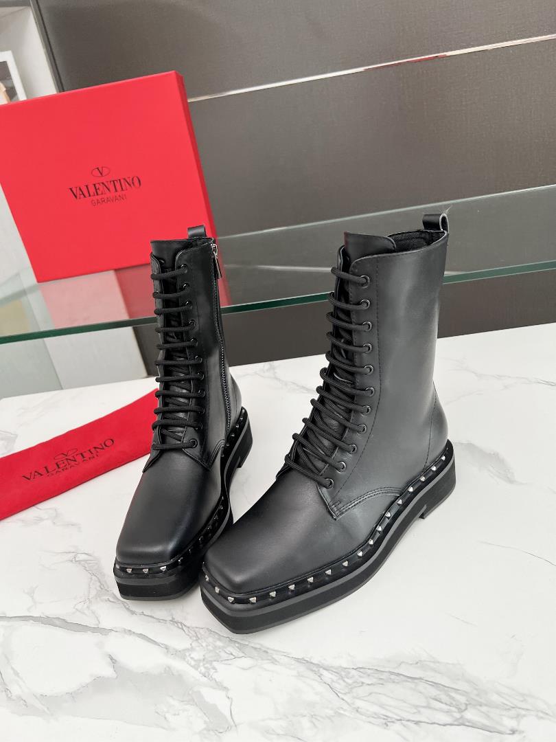 Womens shoes and womens clothing Valentino 2023 early autumn new Valentino original one