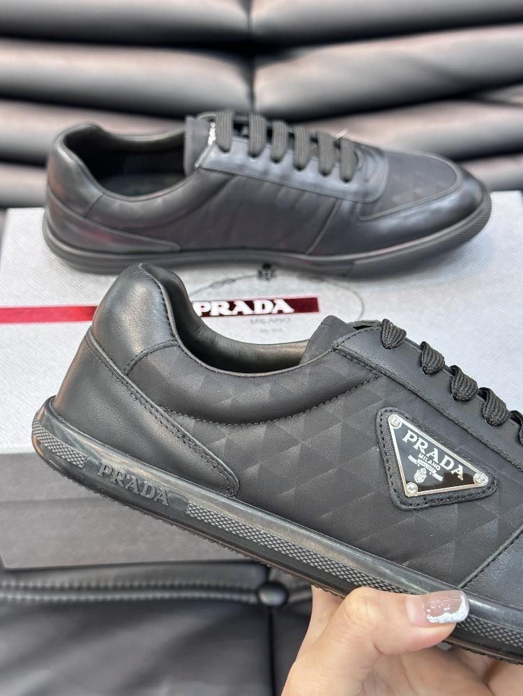 Prada mens highend boutique simple casual sports shoes made of leather and nylon crea