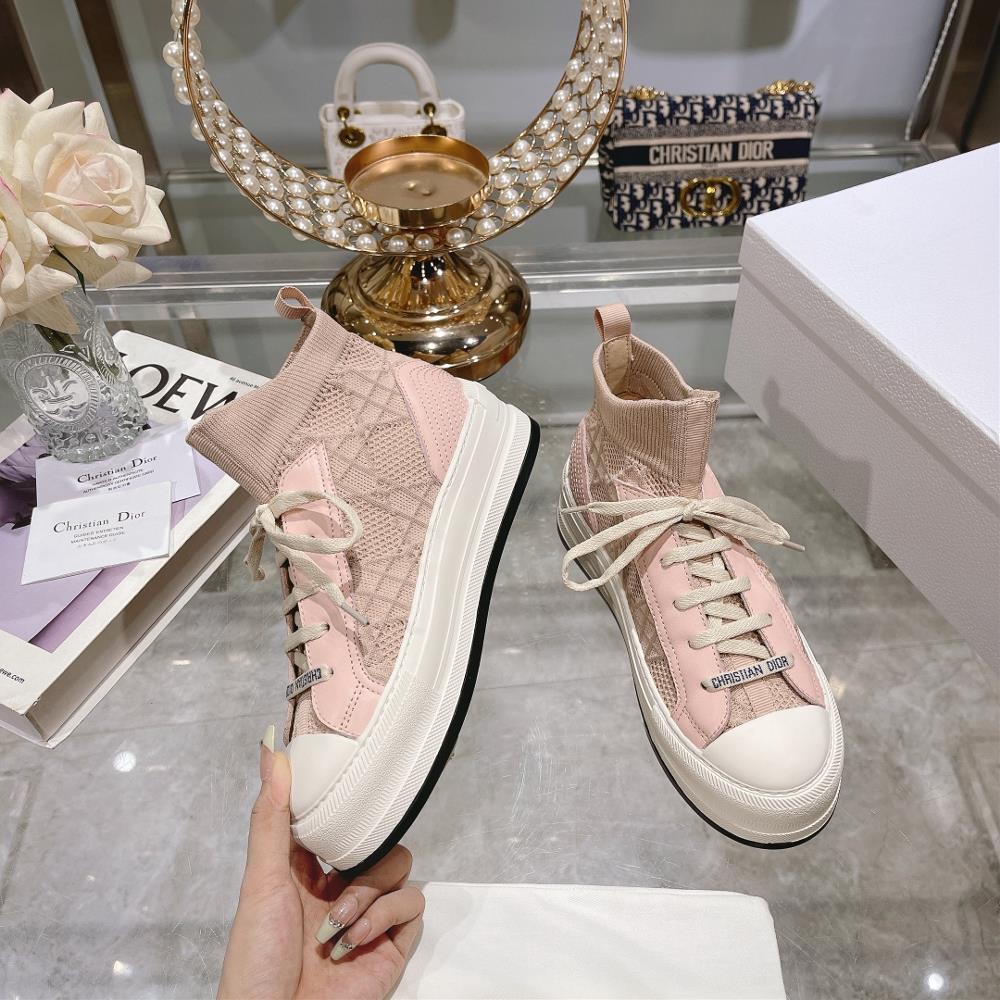 What sets the DIOR Alps exclusive high cut casual canvas shoes apart from other casual sho