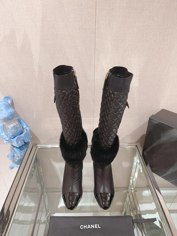 Xiaoxiang Chanel Autumn and Winter Down Loop High Heel BootsThe down bun feels warm and li