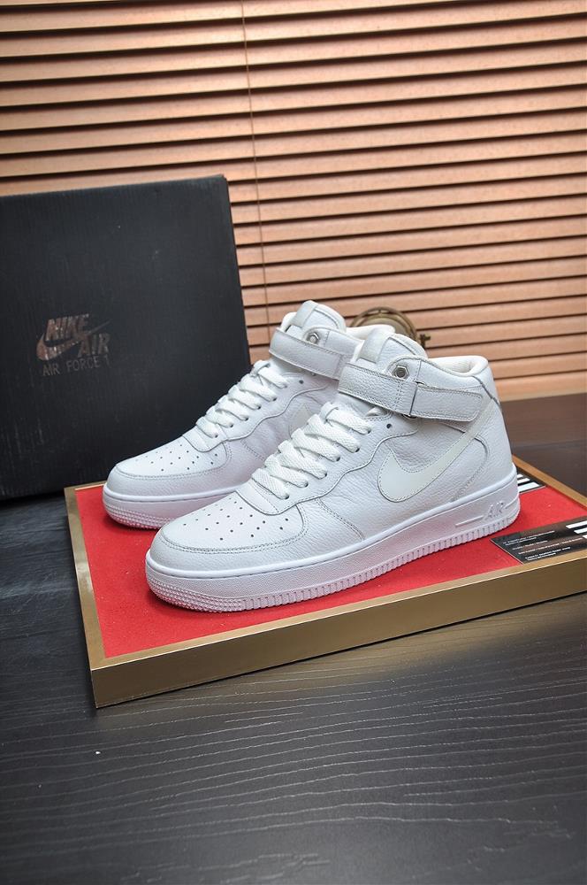 The Nike Air Force 1 Plus Maoli Couples Air Force One High Top Low Top Full Series Sports Board Shoes are made of specially supplied NAPPA leather ma