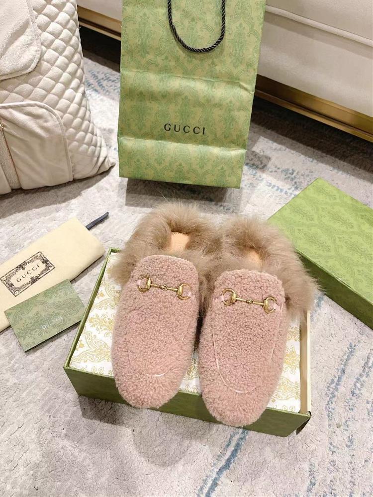 Factory price 320G 2023 upgraded classic wool slippers a versatile tool that is popular worldwideIf there is not a pair of Gucci slippers in the sh