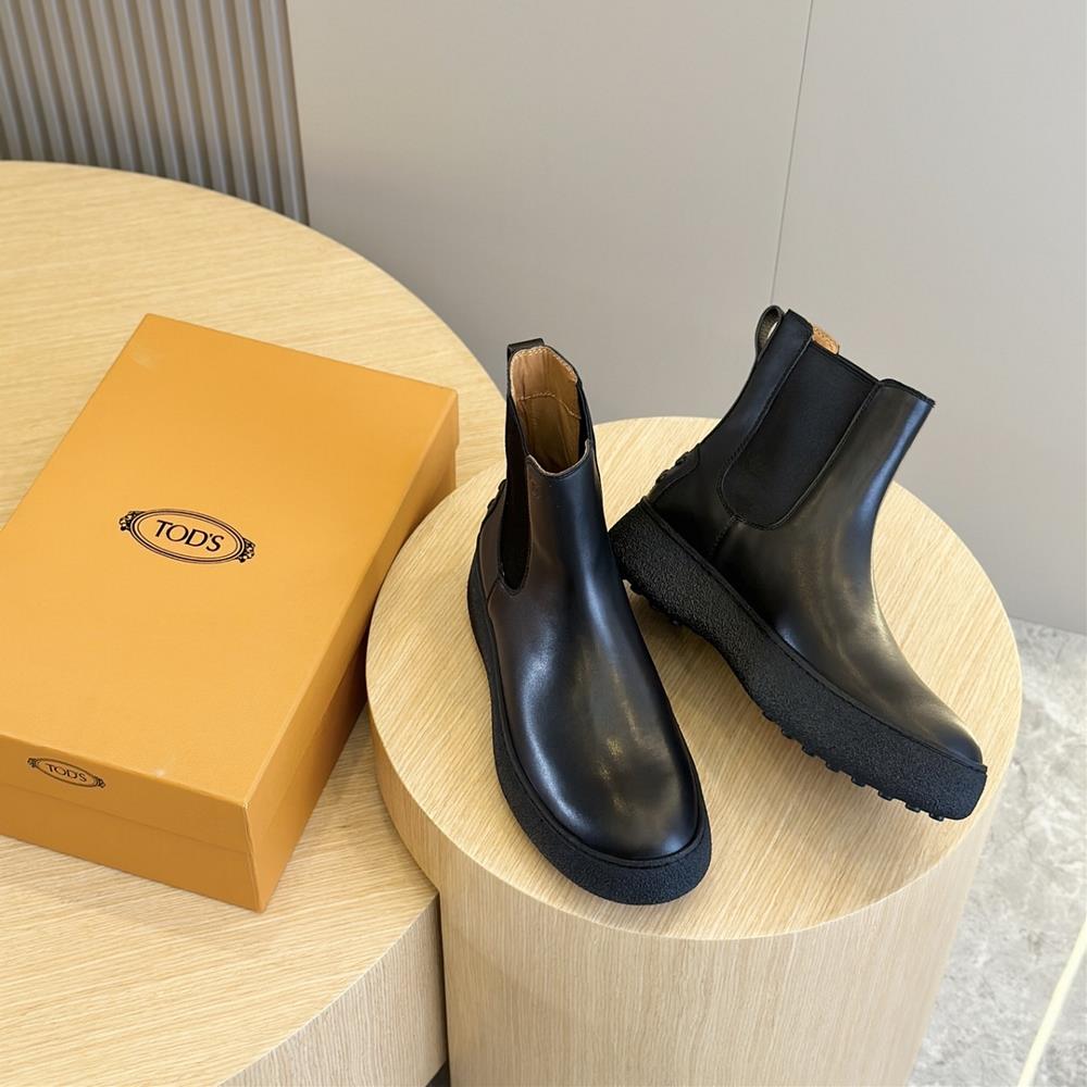 What sets these Chelsea boots apart is the attention to detail in the design From the sle