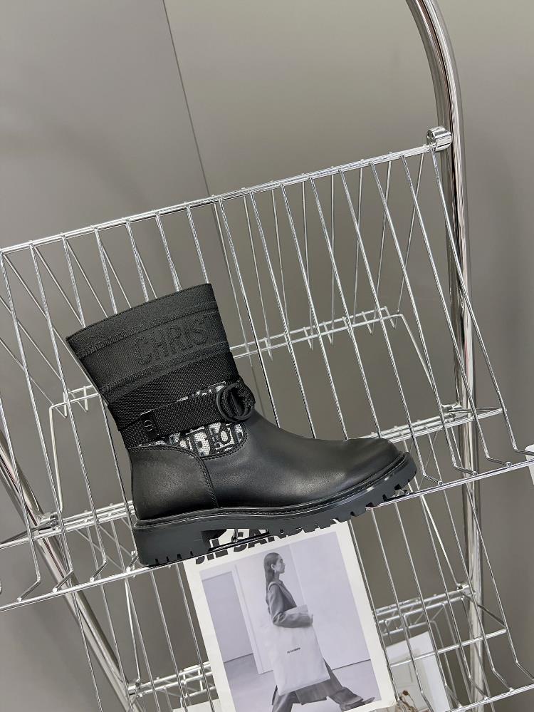 Dior Classic Autumn and Winter Knight Boots featuring a variety of celebrity internet cel