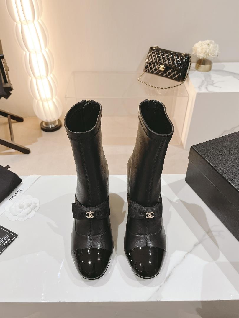 chanel Summer and Autumn Princess BootsShort boots one of the super difficult to buy seri