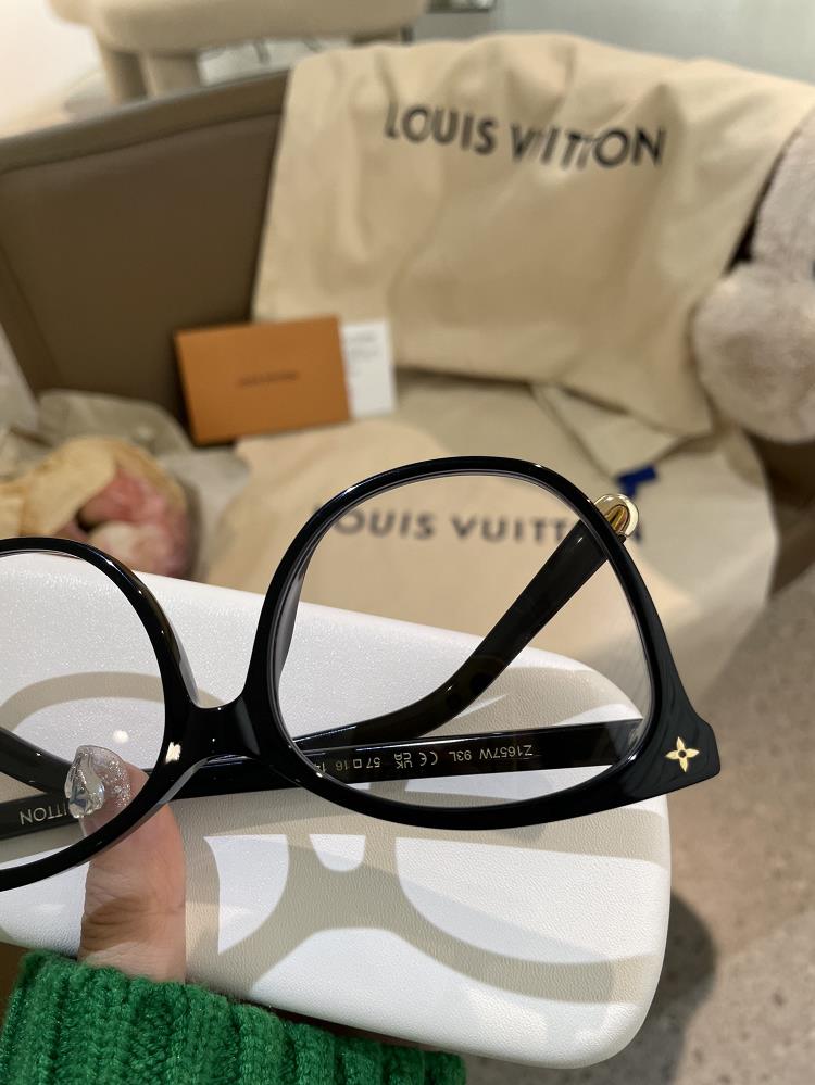 LV Glasses A Fashion Statement Like No Other