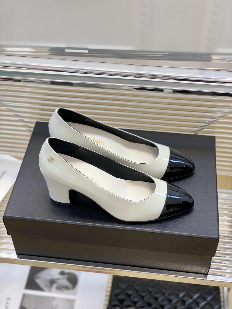 Chanel 23C Early Autumn Collection Mary Jane Single ShoeI really fell in love at first gla