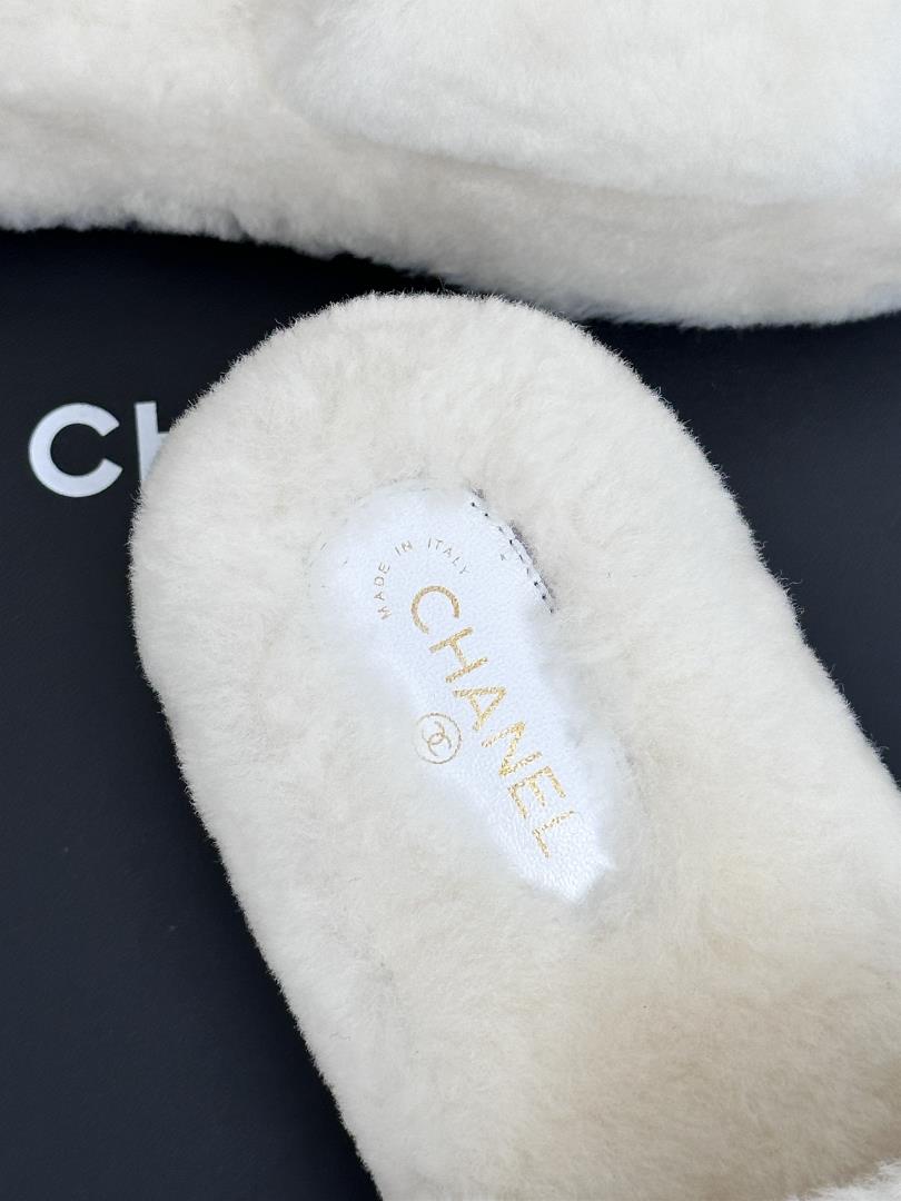 factory price chanel classic four season double c humy slipper this hair is really cute a