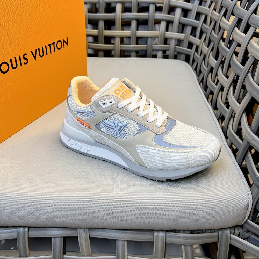 LOUIS VITTIO Mens RUN AWAY Casual Sports Shoes This sports shoe is made of technology mesh fabric cowhide and denim canvas which are made of multi