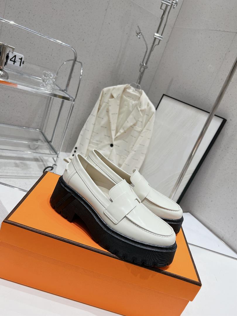 Hermes Hs new thick soled Slipon shoe in autumn 2023 are simple elegant and advanced v