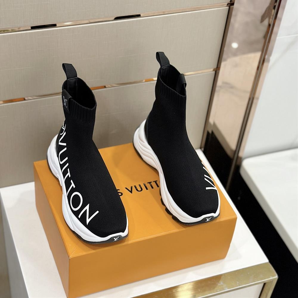 LV shoes Run55 High Top Sneakers A Fashionable Statement